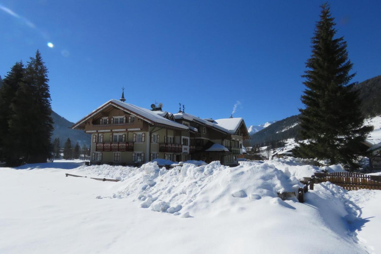 Residence Holiday Pozza di Fassa Exterior foto